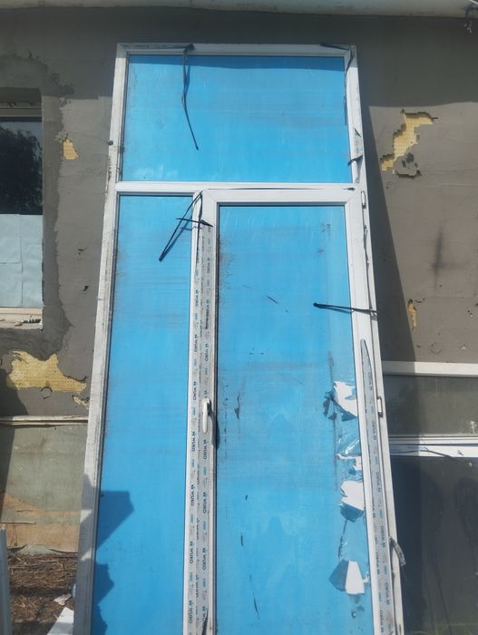 Пластиковые двери 5шт