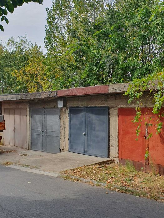 Дава се под наем Гараж / Паркомясто в Момчилград - 20 кв.м за 18000 € - Снимка #2