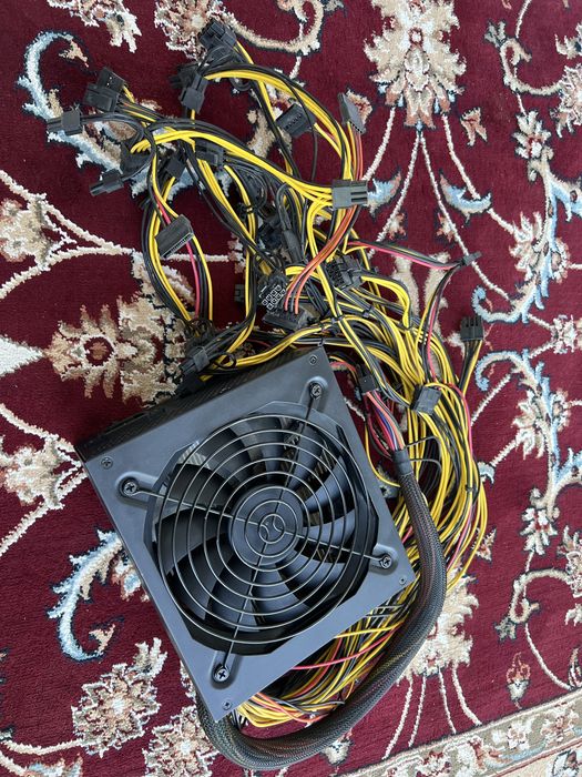 Blok pitaniya JL2000PG 2000W Mining PSU 93+ Gold (12V 128A)