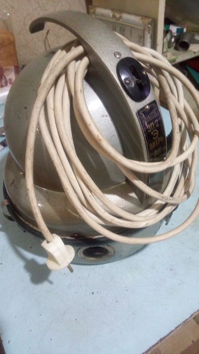 Пылесос эп-2 Вихрь. 1967год. Щетки с трубками