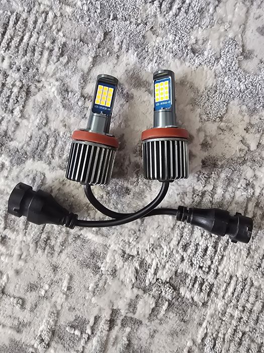 Set 2 Becuri LED stroboscopice 3000k