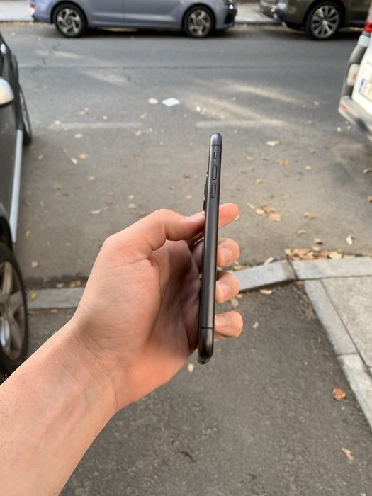 IPhone 11 Impecabil Negru Black Space Gray 64 GB 83% baterie
