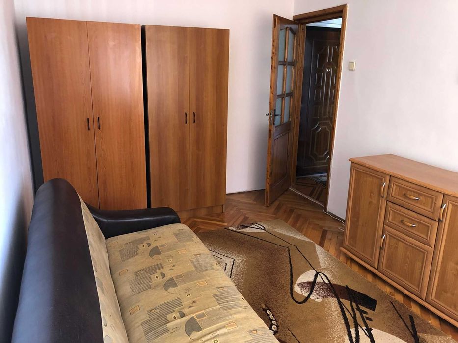 Inchiriez Apartament 3 camere,zona Parcul Colina-loc de parcare inclus