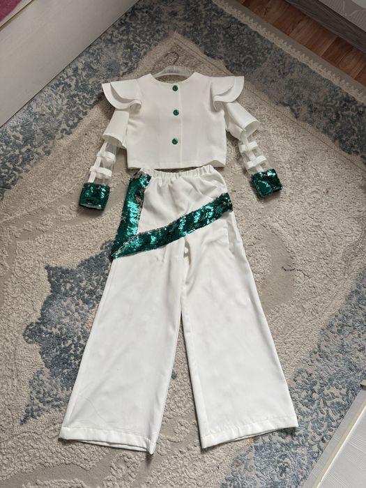 Продам костюм танцевальный