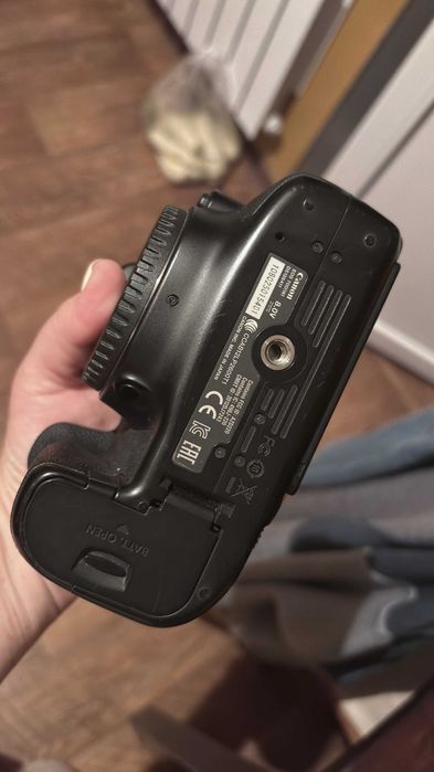 Продам Canon 70D + объектив Sigma 17-50, 2.8