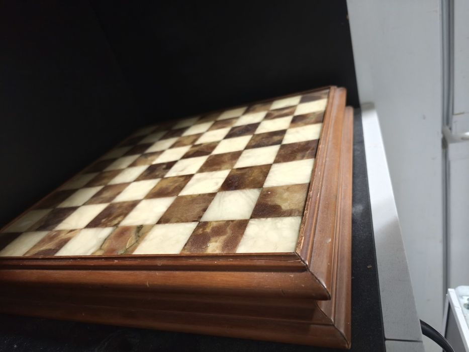 Античен масивен шах от дърво и мрамор от средата от 40те години /дъска
