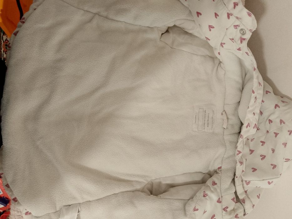 Продам детскую куртку фирма Primark. Цена 50.000