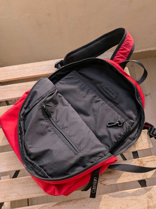 Calvin Klein New York червена раница 42 см x 25 см