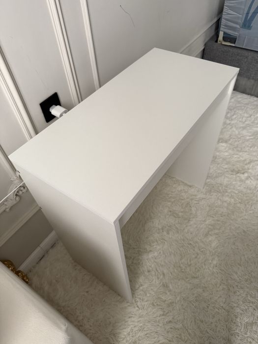 Письменный стол белый