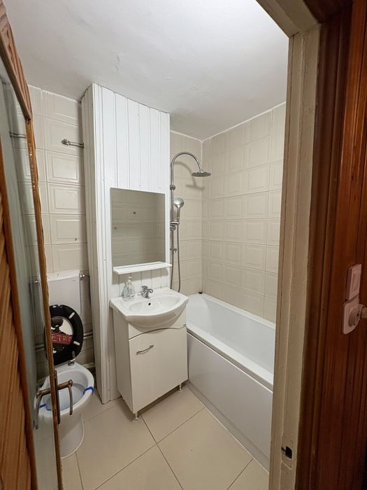 Apartament cu 2 camere de închiriat