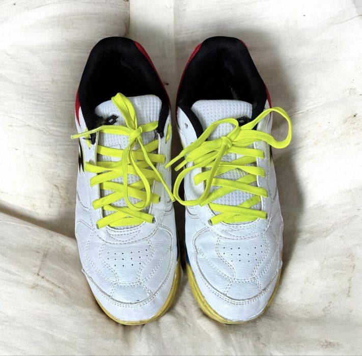 Adidasi fotbal Lotto