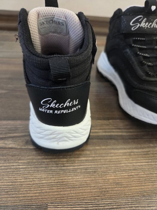маратонки Skechers