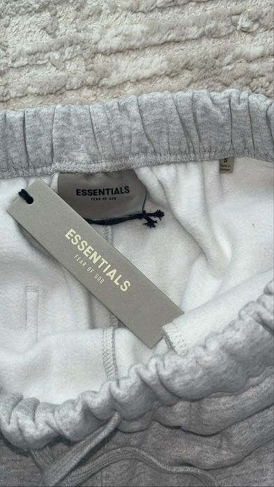 Pantaloni scurți Essentials