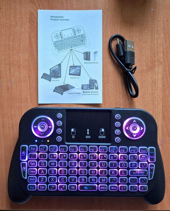 Мини клавиатура с подсветка и тъч пад