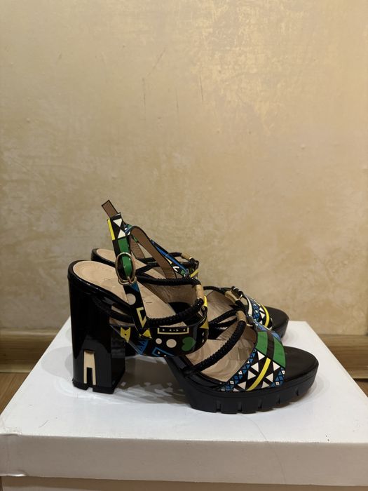 Женская обувь 38 размер