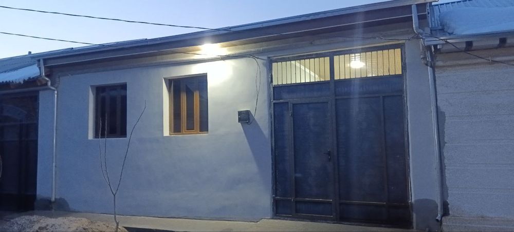 Hovli sotiladi sohil to'yxonani yonboshidan kiradi