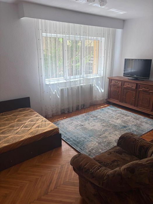 Inchiriez apartament 4 camere