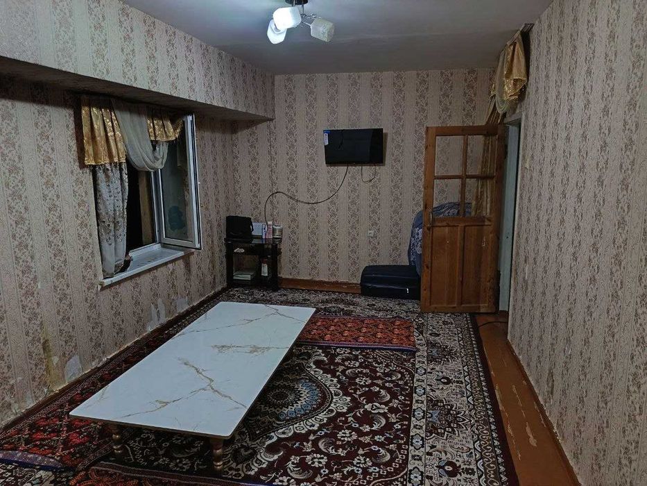 Своя 1/4/4 Юнусабад 4-квартал. Кирпич. Площадь 40м². Ипотеку можно
