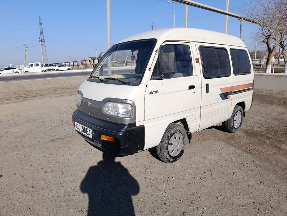 Дамас автомашинаси сотилади.