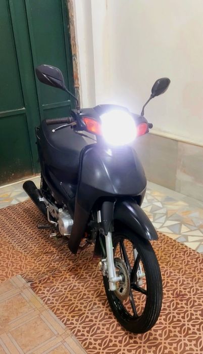 Tricycle motors satiladi baxasi kelsli