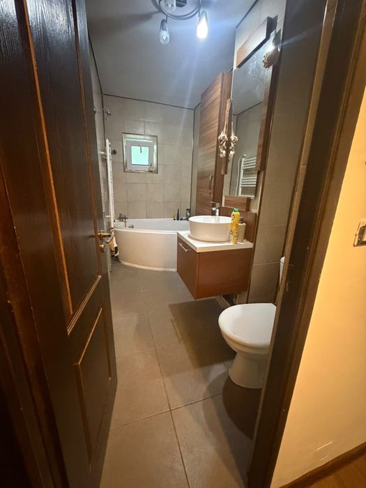 Apartament 3 camere de inchiriat