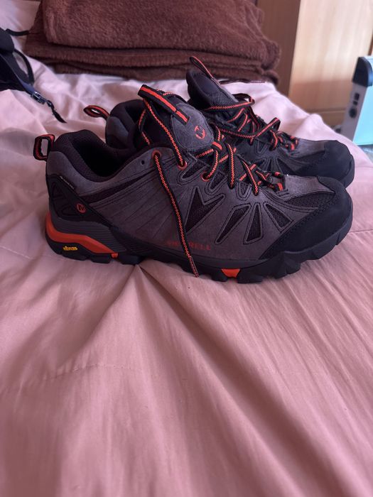 Туристически обувки