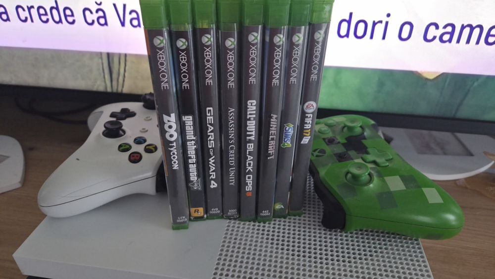 Xbox one s cu doua controllere