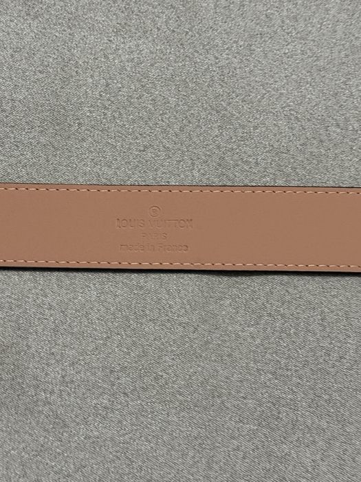 Vand curea Louis Vuitton neagra