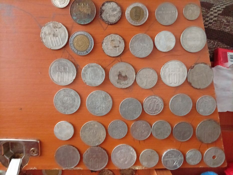 vand 53 monede vechi