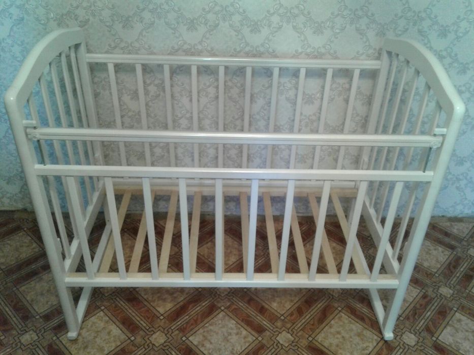 Детская кроватка - манеж