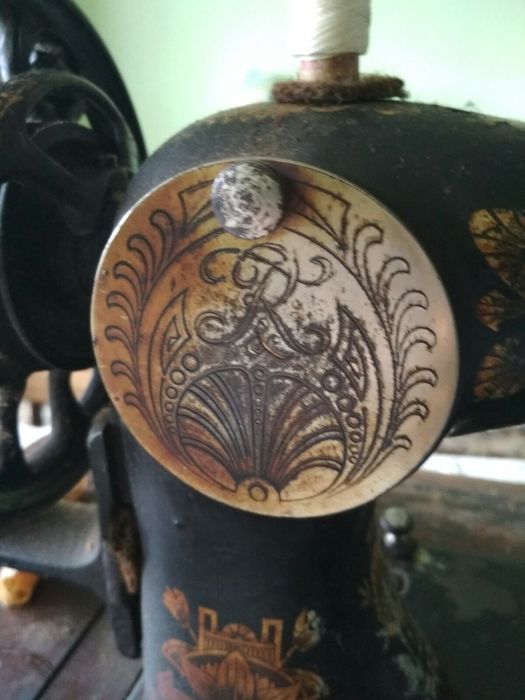 Старинна шевна машина Singer, модел 15