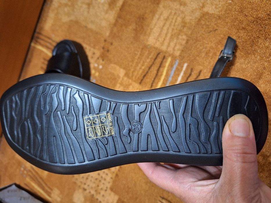 Намалени  на 75лв.Дамски сандали ,кожени