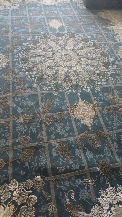 Продам ковер новый.