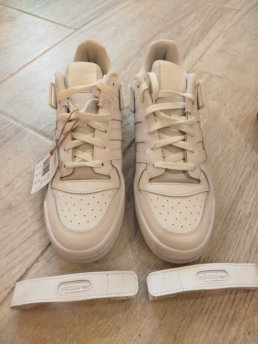 НОВИ! Бели кецове Adidas Forum low 44 45