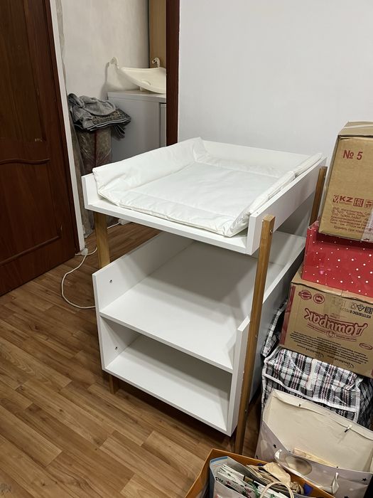 Пеленальный стол