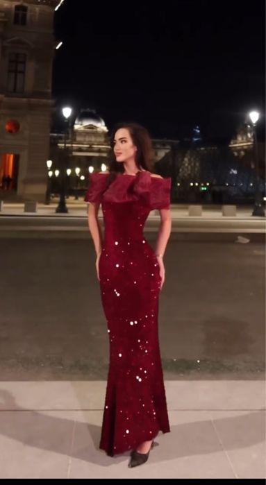 Вечернее платье в идеальном состояни