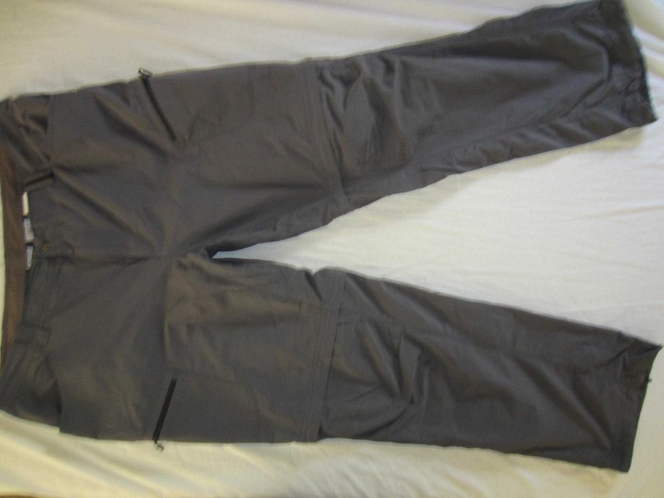 Pantalon Columbia Titanium,  masura 60, fermoar pentru bermude, material subtire ( 70% tactel nylon +30%bumbac), fabr.in Vietnam, stare f. buna-ca noi