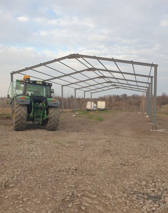 Vand hală metalică de pe stoc 10 m lățime 25 lungime 4 m la streașină la super preț fac și alte mărimi tot cu montaj