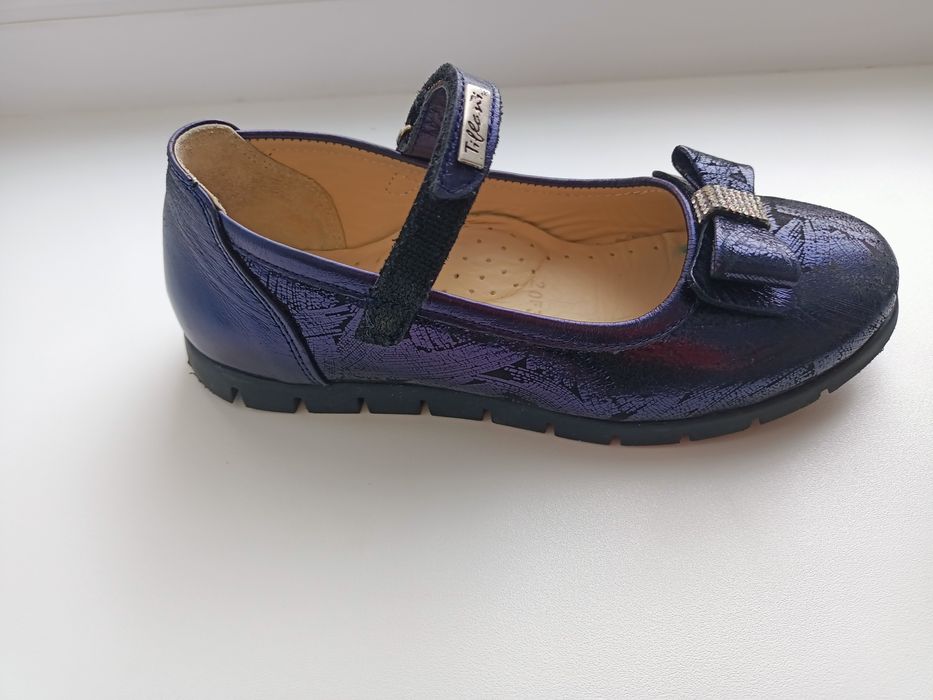 продам туфли детские для девочек