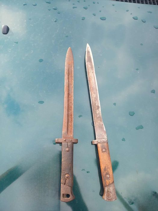 Продавам ножове щик