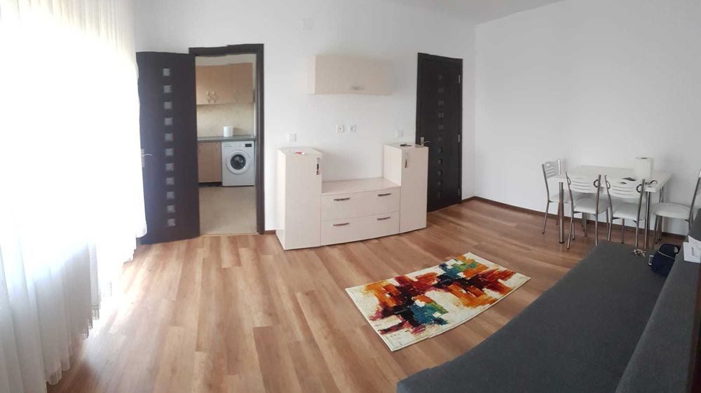 Vand apartament cu 3 camere si beci