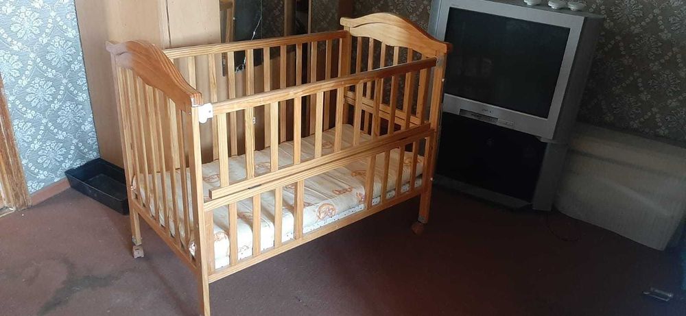 продам детскую кроватку