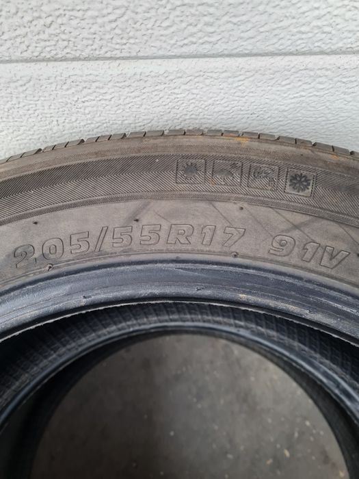 Всесезонни гуми 2 броя KUMHO Solus KH25 205 55 R17 дот 1217