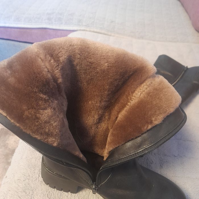 Продам зимние сапоги для девочки