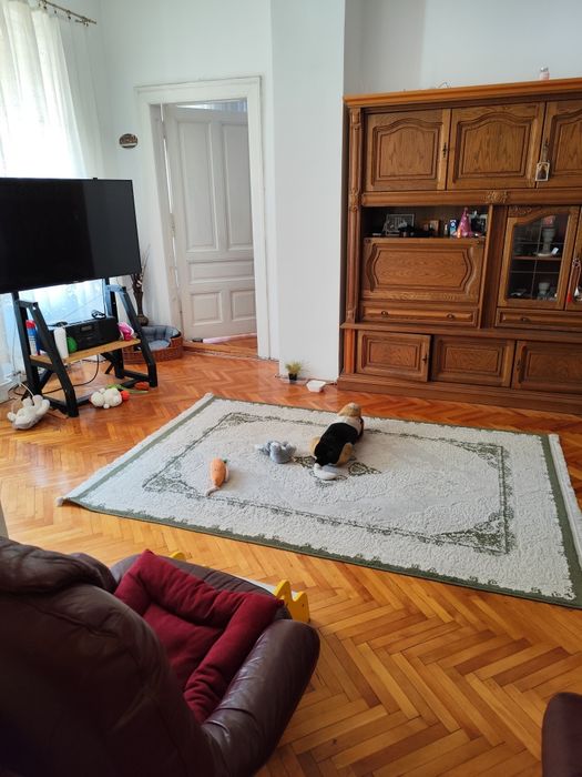 Vând apartament 2 camere,parter, centru