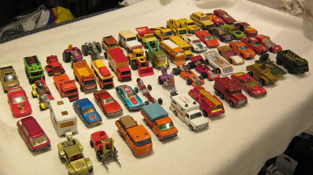 MATCHBOX,lot 56 machete,masinute,diverse,personale