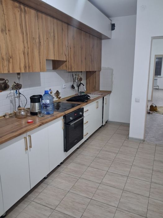 3 ком. квартира. Сдаётся на долгий срок. Чистая. В адм. центре