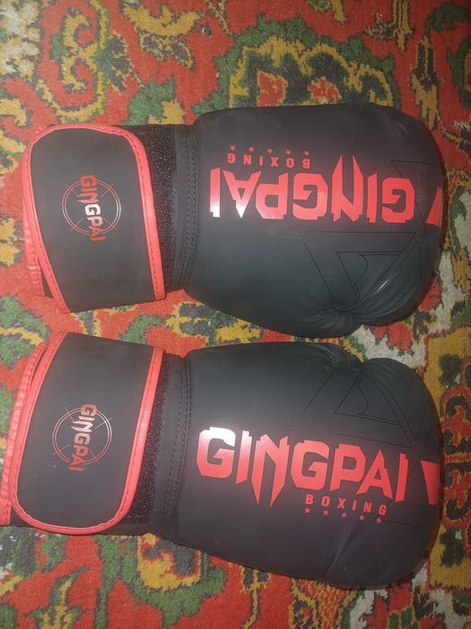 Бокс перчатки необычные)