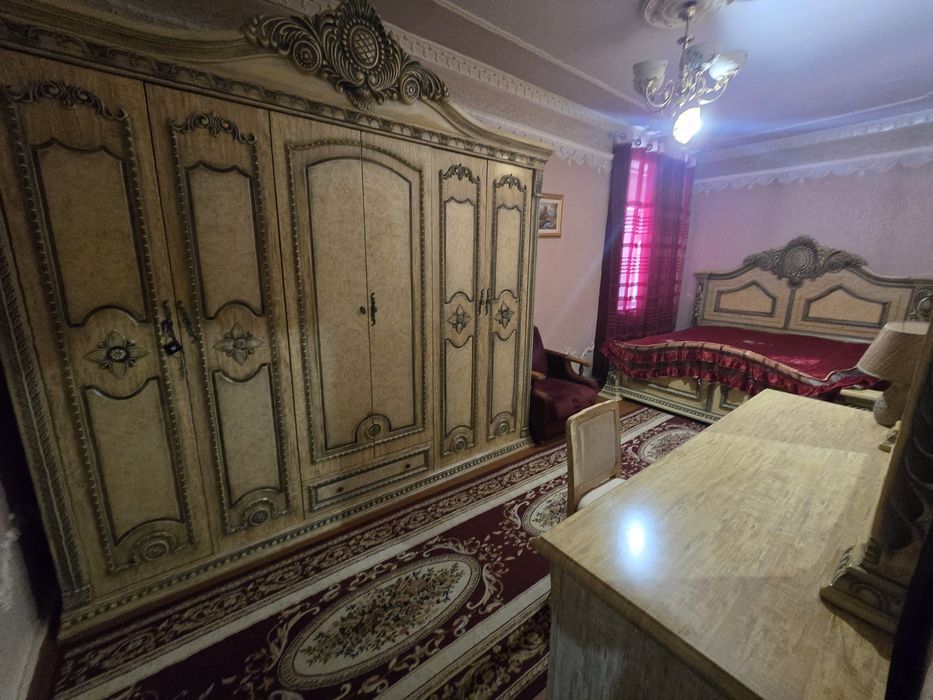 3 xona lik uy sotiladi jumaji oldida