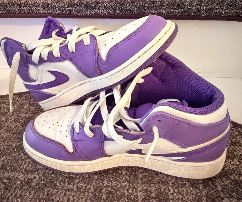 Air Jordan 1 Mid, marimea 40